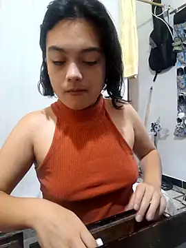 littlemelii online show from September 11, 2025, 5:13 pm