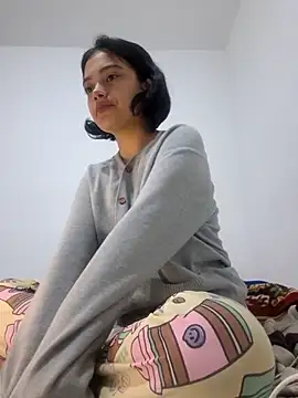 littlemelii online show from November 21, 2025, 4:16 pm