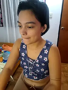 littlemelii online show from April 20, 2026, 7:04 pm