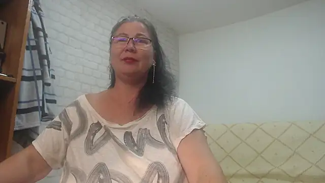 EmmaSquirt online show from October 13, 2025, 6:13 am