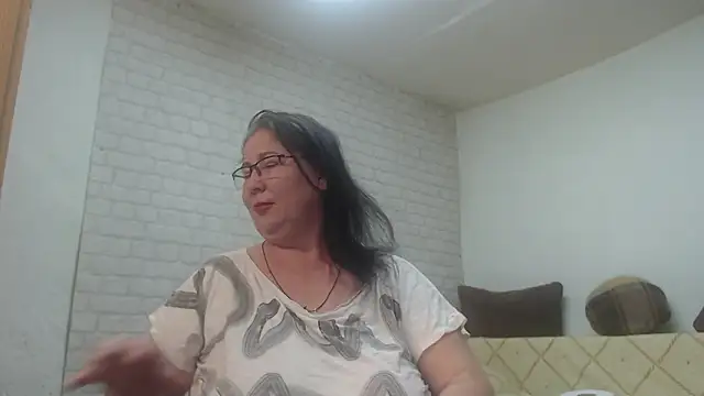 EmmaSquirt online show from February 1, 2026, 8:51 pm