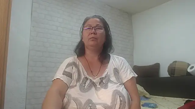 EmmaSquirt online show from June 3, 2026, 7:00 am