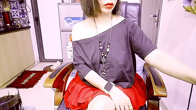 Miu-Le online show from April 20, 2026, 6:42 pm