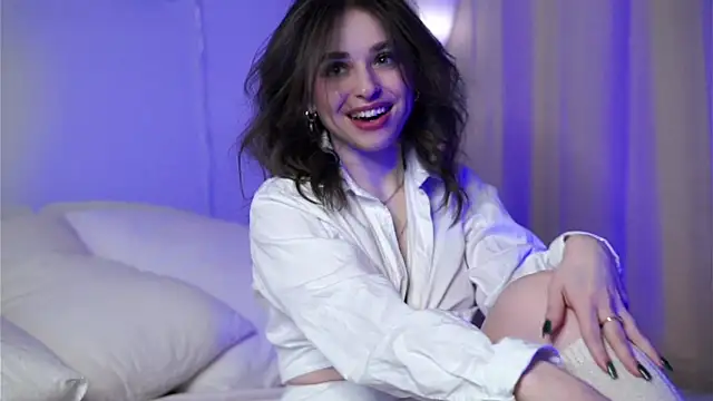 EstherMitchel online show from March 3, 2025, 4:25 am