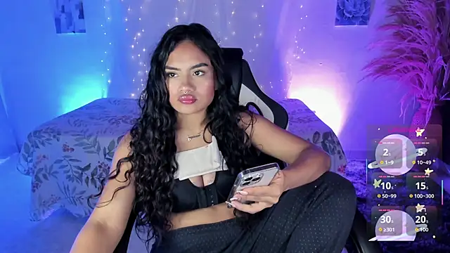 Snapshot of Riana_Kean chatting on November 23, 2025, 12:54 am Riana Kean online show from November 23, 2025, 12:54 am