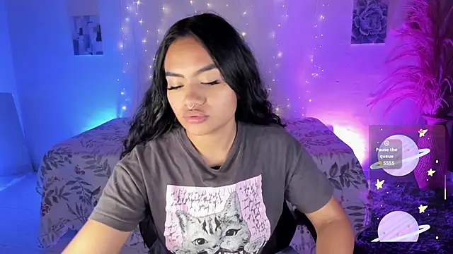 Snapshot of Riana_Kean chatting on December 1, 2025, 1:54 am Riana Kean online show from December 1, 2025, 1:54 am