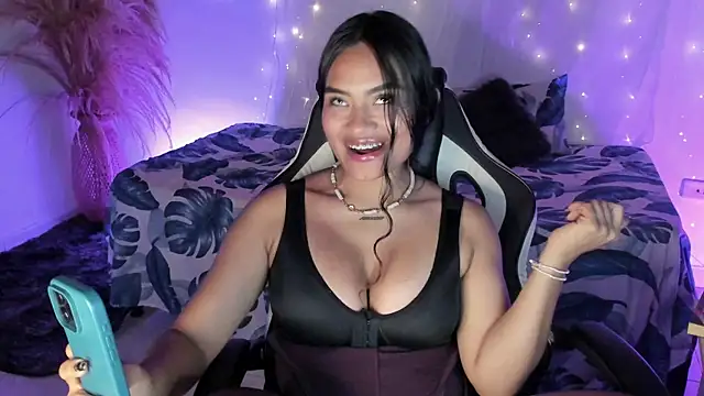 Riana Kean online show from March 27, 2026, 12:27 am