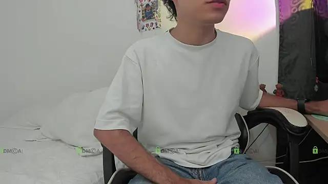 ronaldmq20 online show from December 22, 2025, 11:46 pm