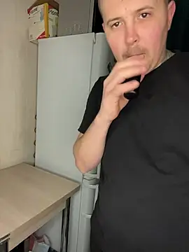 MrMrsRight online show from December 22, 2025, 4:15 pm