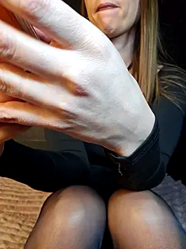 Snapshot of Lib_ertine32 chatting on February 12, 2026, 11:16 am Lib ertine32 online show from February 12, 2026, 11:16 am