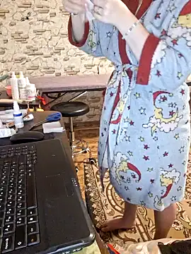  Kitti  online show from March 10, 2025, 6:12 pm