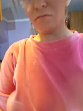  Kitti  online show from February 3, 2026, 6:02 pm