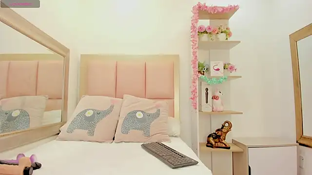 Snapshot of Keyla_Brooks chatting on January 19, 2025, 7:26 pm Keyla Brooks online show from January 19, 2025, 7:26 pm