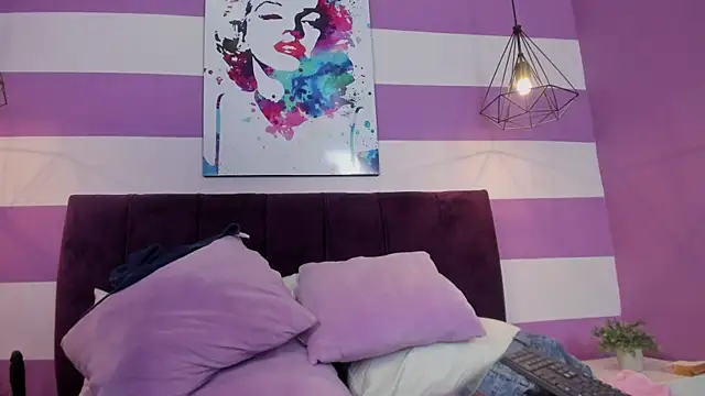 Snapshot of Alli_cooper chatting on December 4, 2024, 3:32 pm Alli cooper online show from December 4, 2024, 3:32 pm