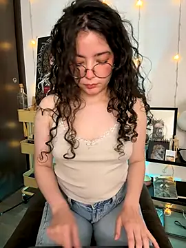 Antoniart  online show from September 9, 2025, 1:49 am