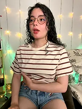 Antoniart  online show from October 12, 2025, 2:32 am