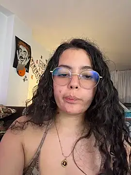 Snapshot of Antoniart_ chatting on June 18, 2026, 3:51 am Antoniart online show from June 18, 2026, 3:51 am