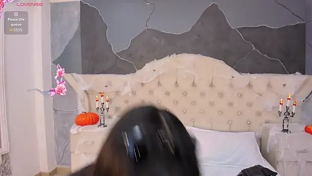 AmberGreyy  online show from October 7, 2025, 5:32 pm