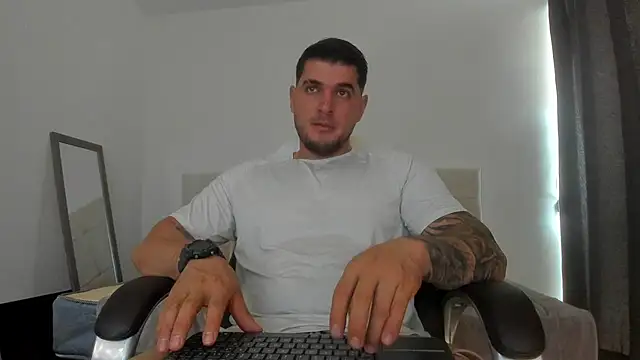 Snapshot of Teilor_Creed chatting on October 14, 2025, 7:47 pm Teilor Creed online show from October 14, 2025, 7:47 pm