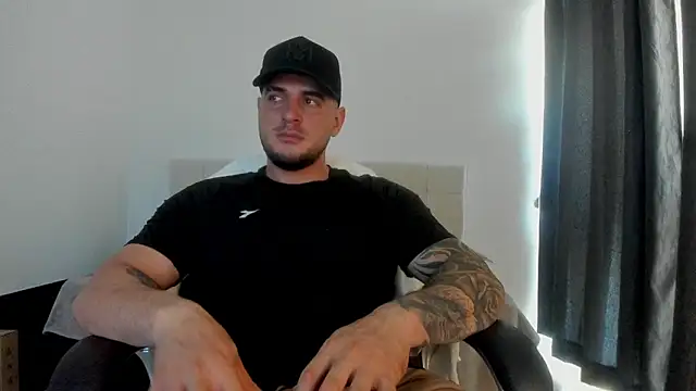 Snapshot of Teilor_Creed chatting on October 20, 2025, 7:03 pm Teilor Creed online show from October 20, 2025, 7:03 pm