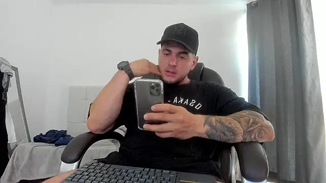 Snapshot of Teilor_Creed chatting on October 21, 2025, 7:03 pm Teilor Creed online show from October 21, 2025, 7:03 pm