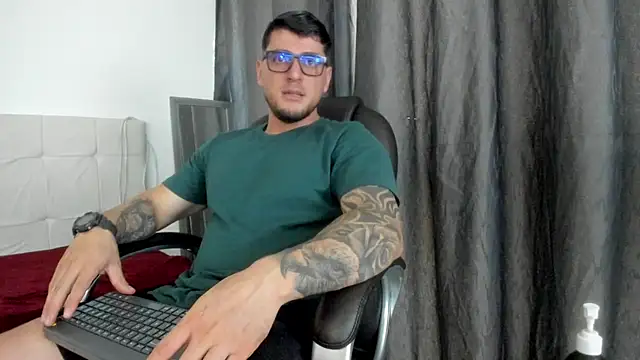 Snapshot of Teilor_Creed chatting on November 10, 2025, 7:24 pm Teilor Creed online show from November 10, 2025, 7:24 pm