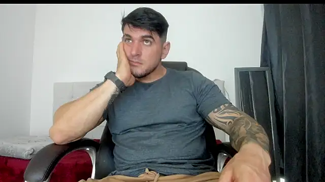 Snapshot of Teilor_Creed chatting on November 11, 2025, 8:42 pm Teilor Creed online show from November 11, 2025, 8:42 pm