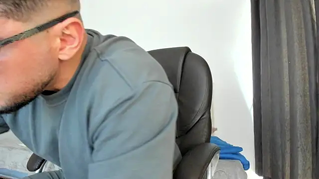 Snapshot of Teilor_Creed chatting on November 29, 2025, 6:22 pm Teilor Creed online show from November 29, 2025, 6:22 pm