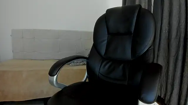 Teilor Creed online show from April 10, 2026, 7:51 pm