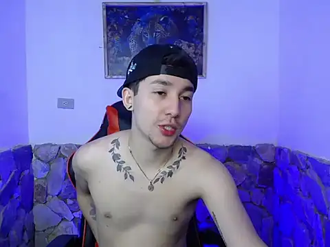 Snapshot of SebasstianGrand chatting on November 14, 2025, 2:38 pm SebasstianGrand online show from November 14, 2025, 2:38 pm