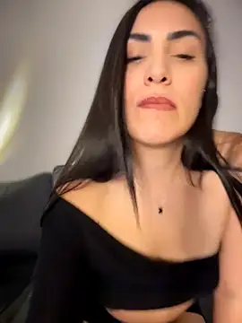 Snapshot of alessandra-a chatting on June 4, 2026, 4:07 am alessandra-a online show from June 4, 2026, 4:07 am