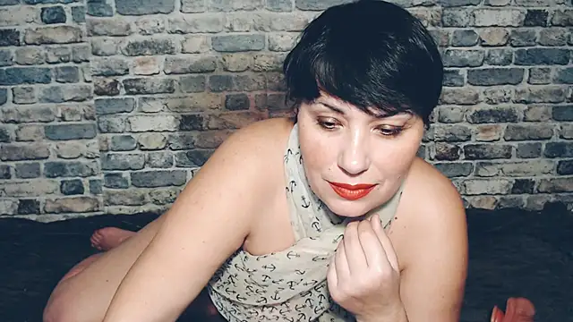 moly rushh online show from February 15, 2026, 11:41 am