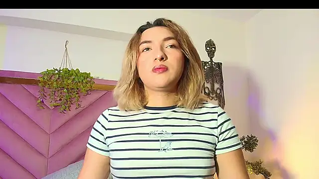 TomLondon  online show from October 26, 2025, 1:50 pm