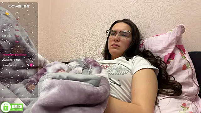 the princese online show from February 7, 2025, 7:49 pm