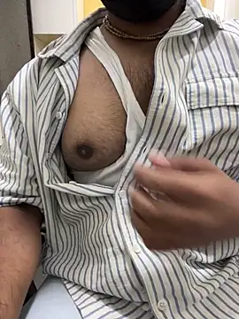 dick69lil online show from May 11, 2026, 7:36 am