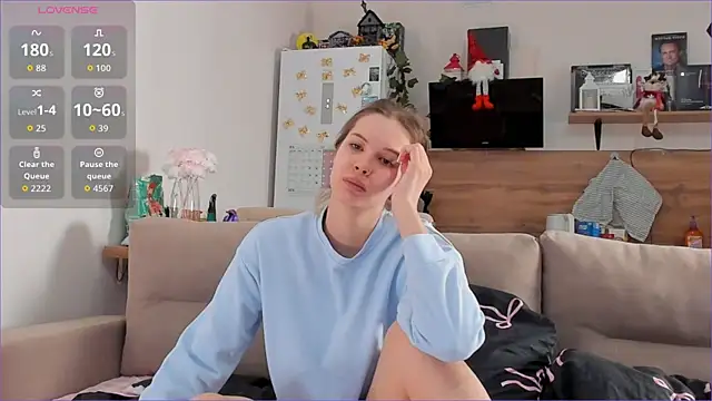 Girl alone home online show from February 13, 2026, 3:46 am