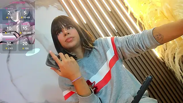 Tiff Valentine online show from March 17, 2025, 9:45 pm