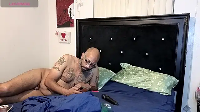 MrAndMrsCrook online show from June 5, 2026, 12:39 am
