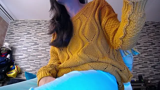 Snapshot of VioletaGomezCo chatting on March 17, 2026, 2:09 pm VioletaGomezCo online show from March 17, 2026, 2:09 pm