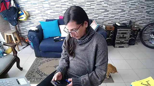 Snapshot of VioletaGomezCo chatting on March 24, 2026, 9:42 pm VioletaGomezCo online show from March 24, 2026, 9:42 pm