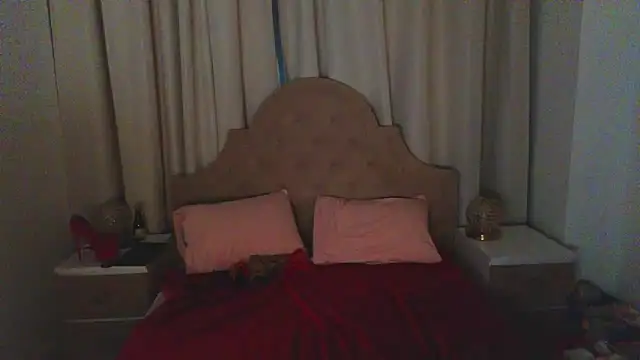 Snapshot of HairyLola chatting on January 27, 2025, 1:52 pm HairyLola online show from January 27, 2025, 1:52 pm