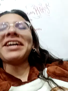 karlamorris  online show from January 12, 2025, 8:14 am