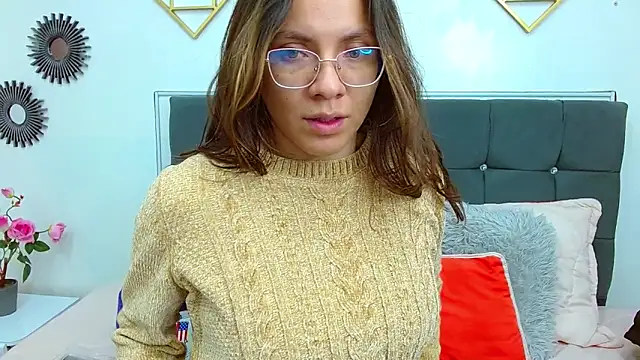 karlamorris  online show from February 28, 2025, 1:47 pm