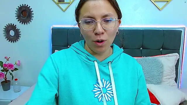 karlamorris  online show from March 14, 2025, 1:46 pm