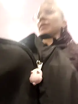 karlamorris  online show from September 12, 2025, 1:22 pm