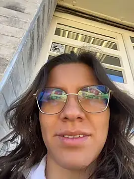 Snapshot of karlamorris_ chatting on May 9, 2026, 1:05 pm karlamorris online show from May 9, 2026, 1:05 pm