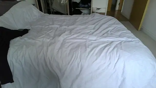 Nizzlivecam online show from April 26, 2026, 10:24 am