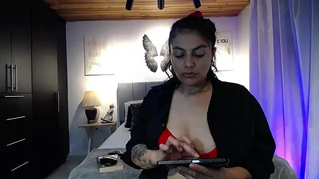 Lust Mom41 online show from February 8, 2025, 11:02 pm