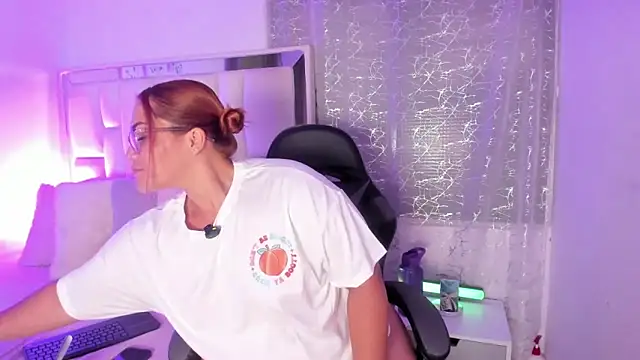 LeahxBarker online show from April 2, 2026, 10:40 pm