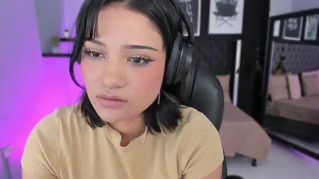 renee shelby  online show from March 12, 2026, 8:26 pm